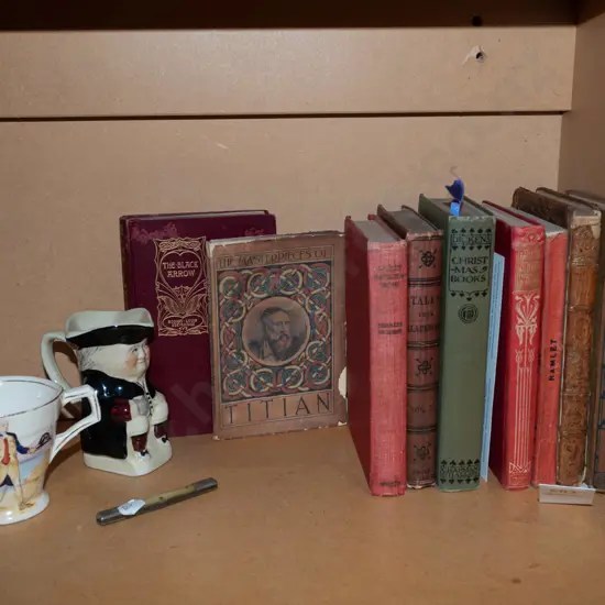 vintage box, small toby jug, Captain Cook themed creamer