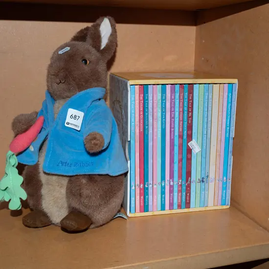 Beatrix Potter book set, soft toy Peter Rabbit