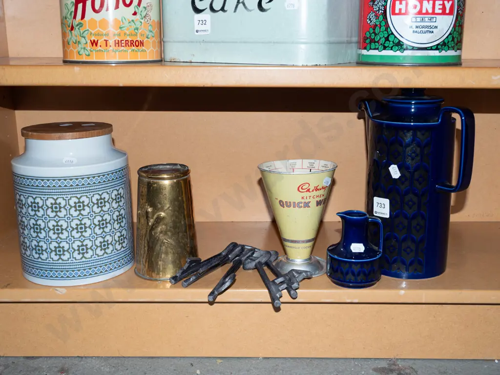 blue coffee pot, creamer, keys etc Image 1++