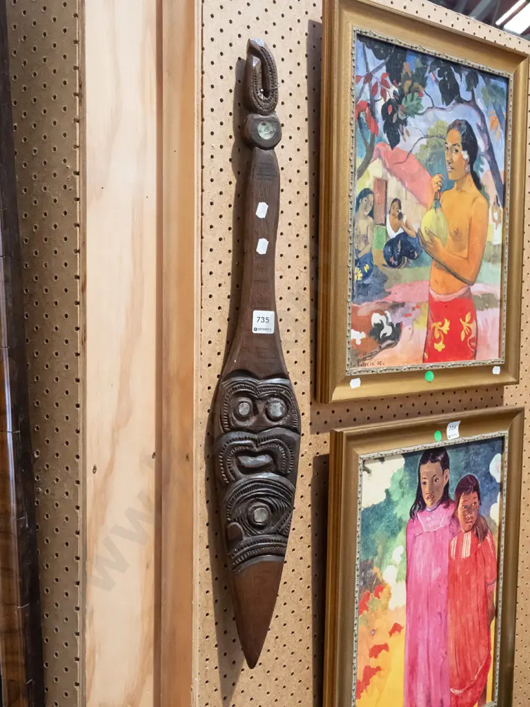small carved souvenir Maori paddle L700 Image 1++