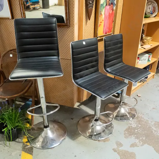 3x black vinyl and chrome bar stools