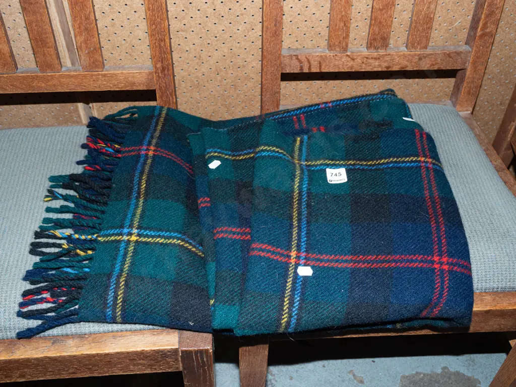 checked travel blanket Image 1++