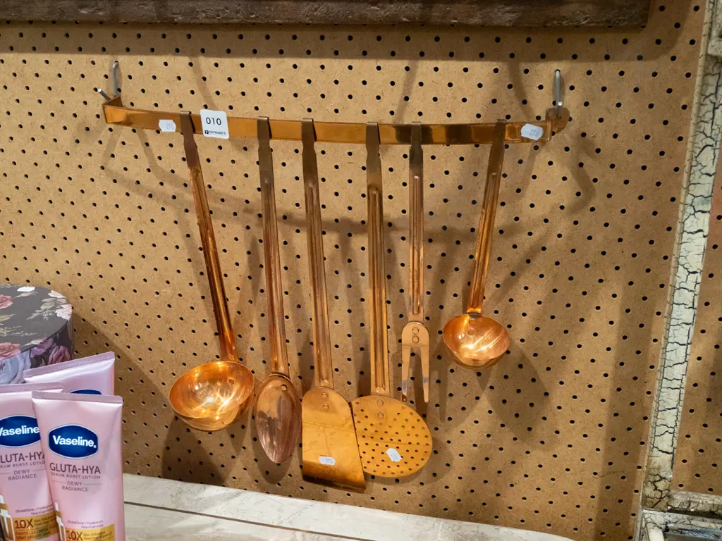 copper wall mount and utensils Image 1++