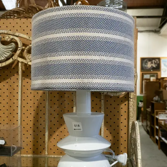 modern ceramic based table lamp H430