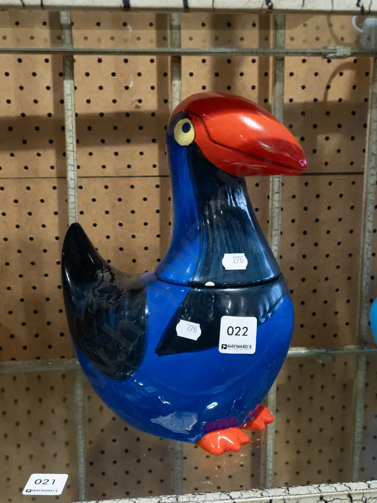 ceramic pukeko lidded container Image 1++