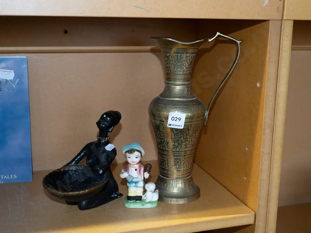 ceramic figural bowl, small figurine, ewer vase H280 Image 1++