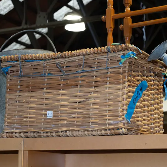 cane picnic hamper W530