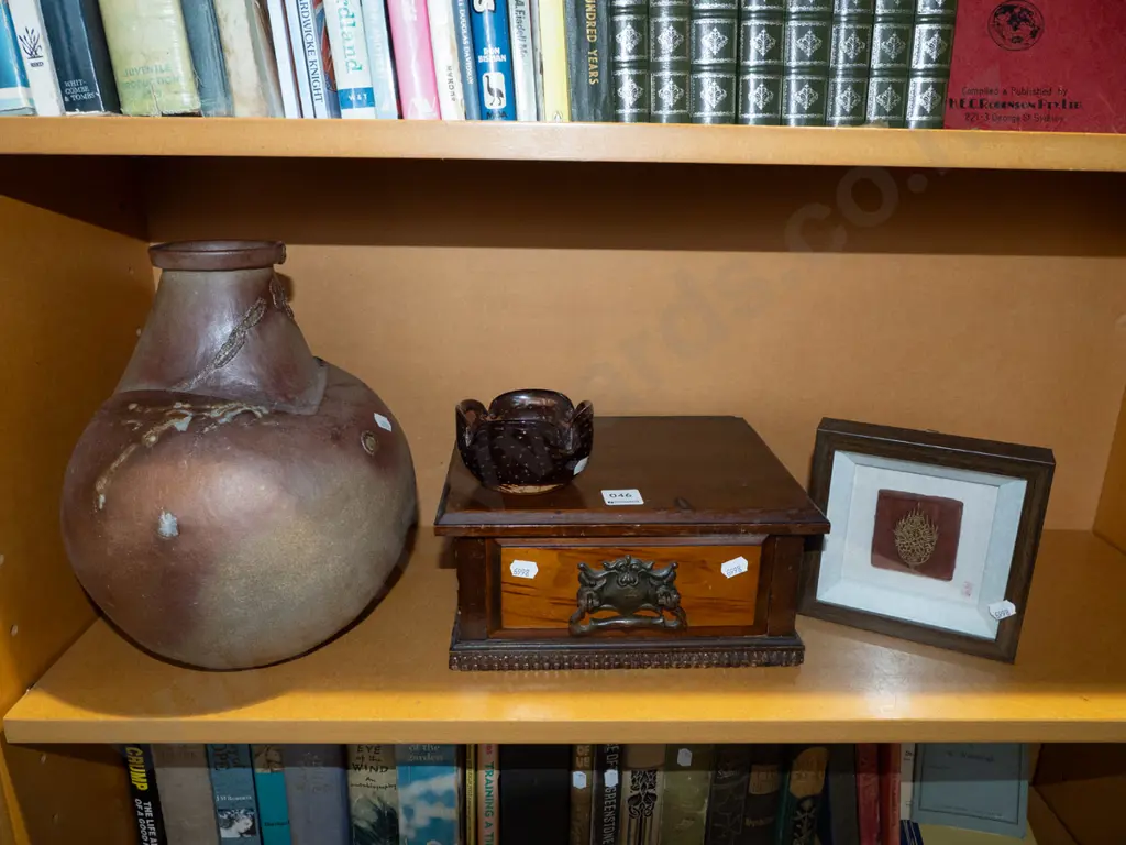 pottery vase, chest, Asian 3D art etc  Image 1++