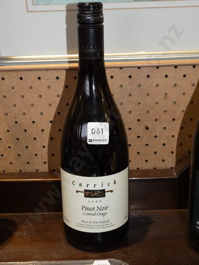 750ml bottle Carrick Central Otago pinot noir 2003 Image 1++