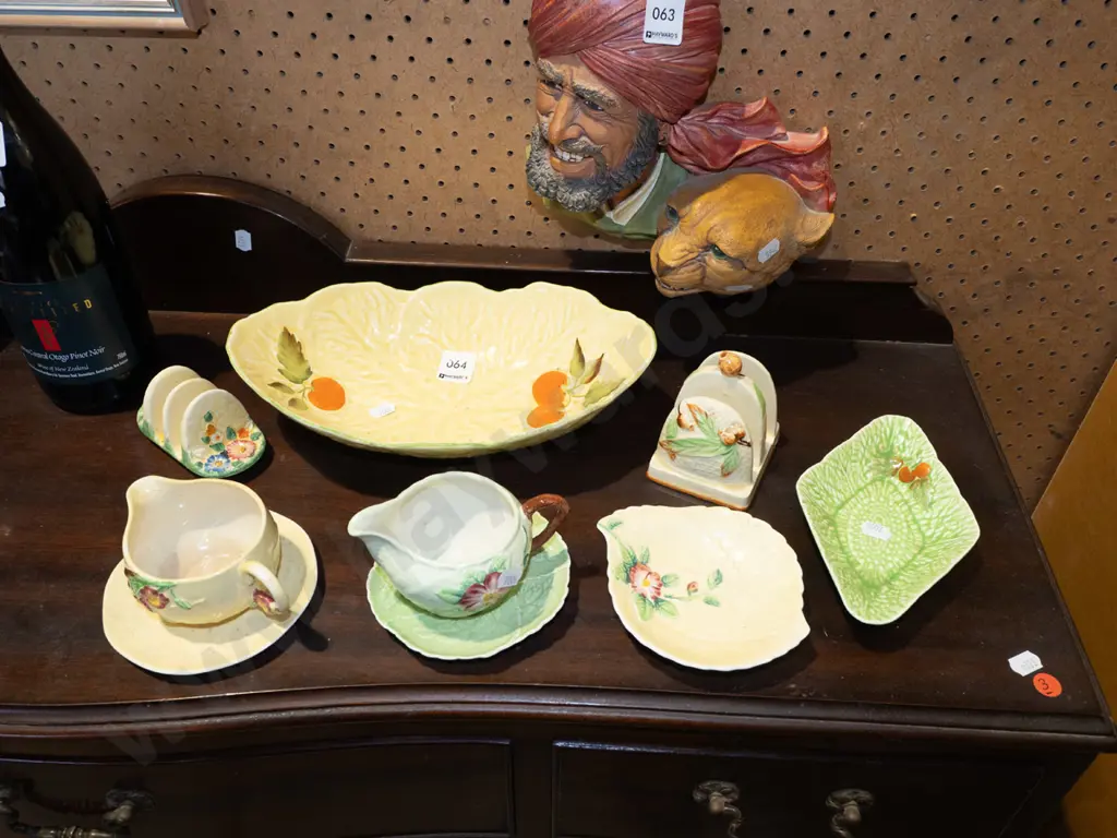 Carlton ware; toast racks, bowls, dishes Image 1++