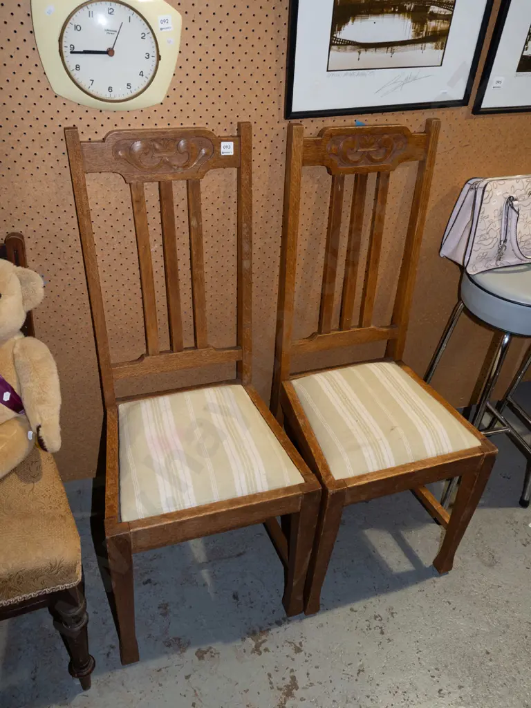 2x carved oak high back dining chairs Image 1++