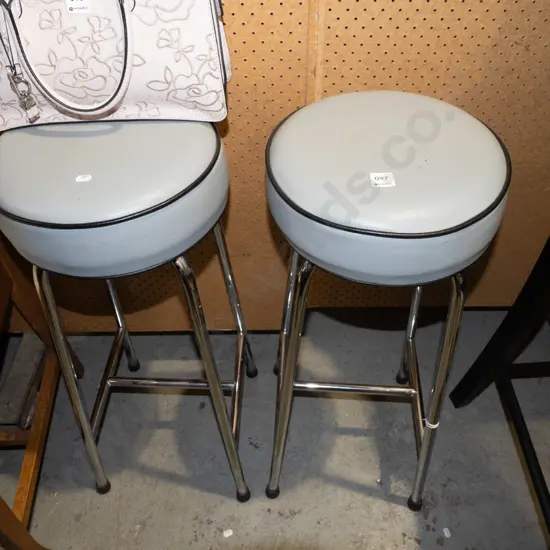 2x chrome and vinyl stools