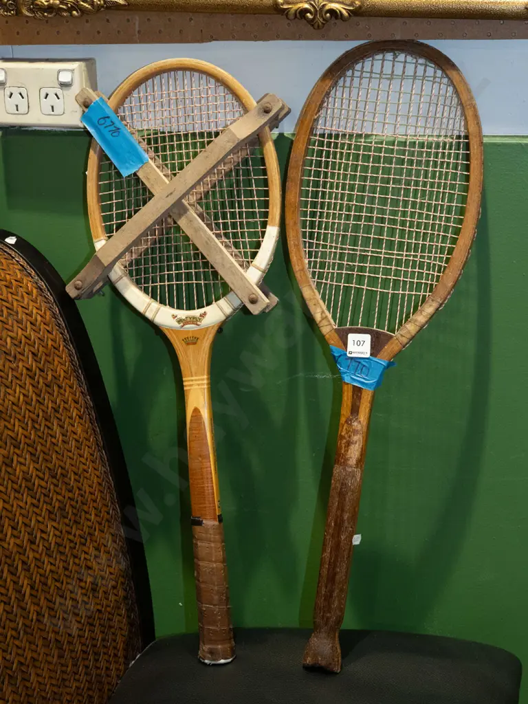 2x vintage tennis rackets Image 1++