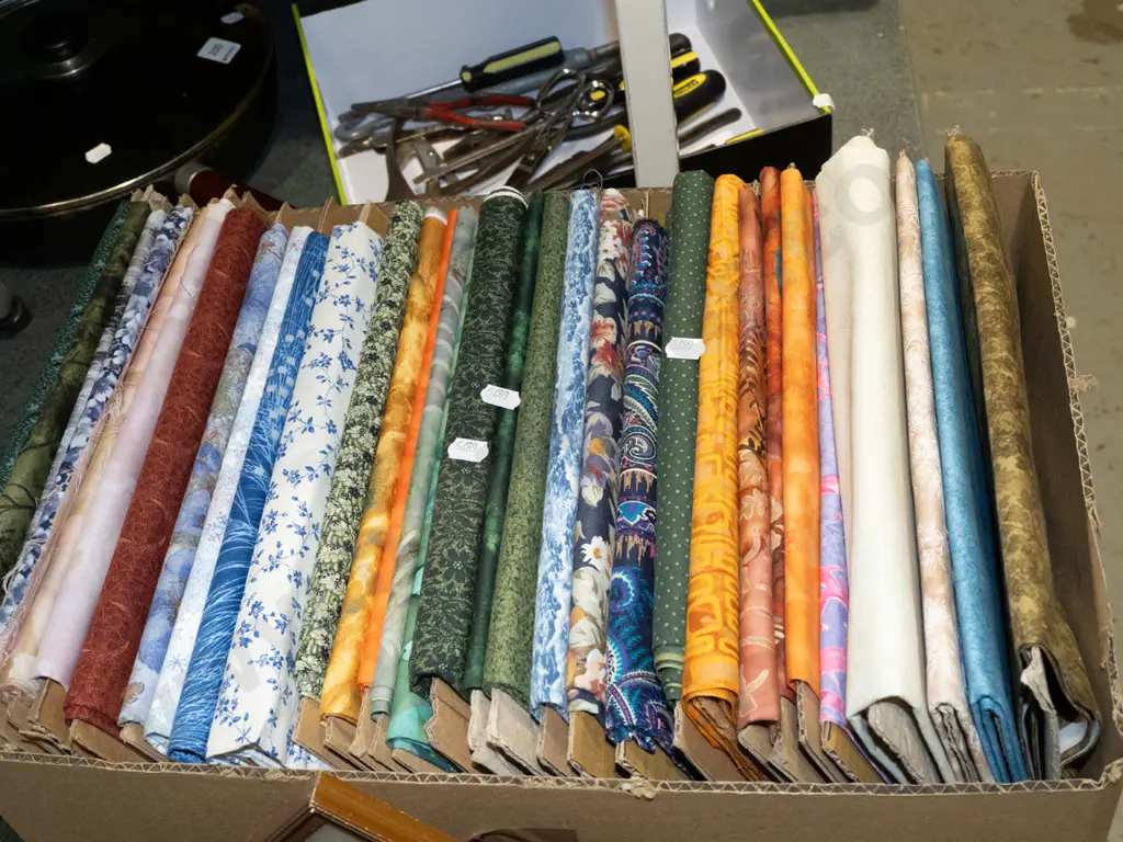 box of fabric pieces Image 1++
