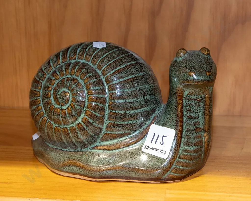 ceramic snail W200 Image 1++