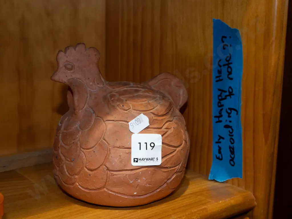 terracotta chicken figurine - early happy hen? Image 1++