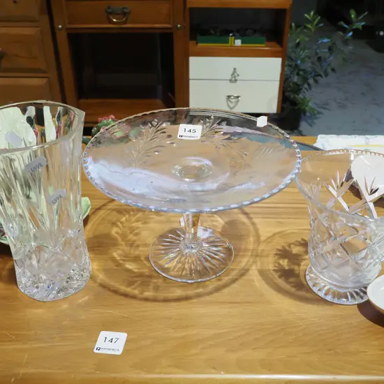 2x cut crystal vases, comport