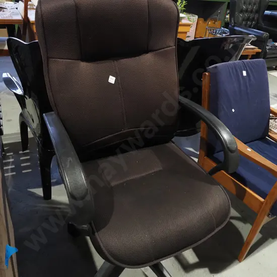 black high back office chair