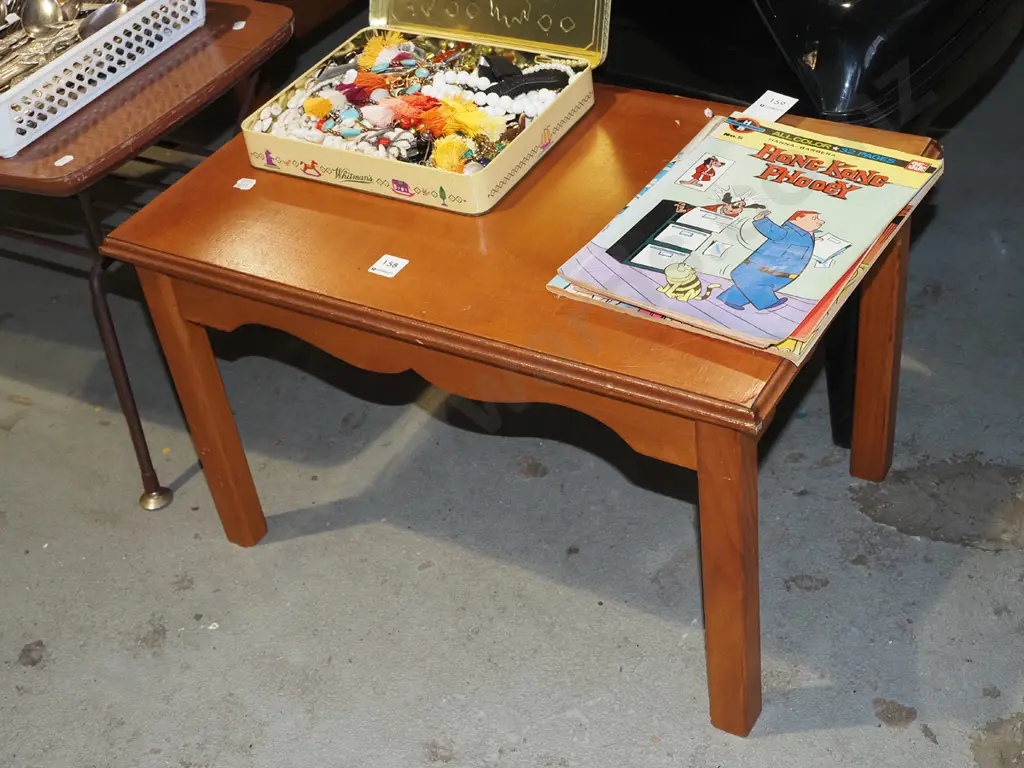 small coffee/end table Image 1++