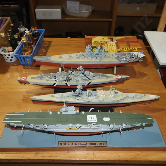 4x model war ships W460