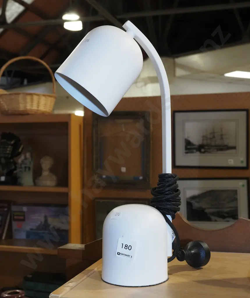 LED desk lamp  Image 1++