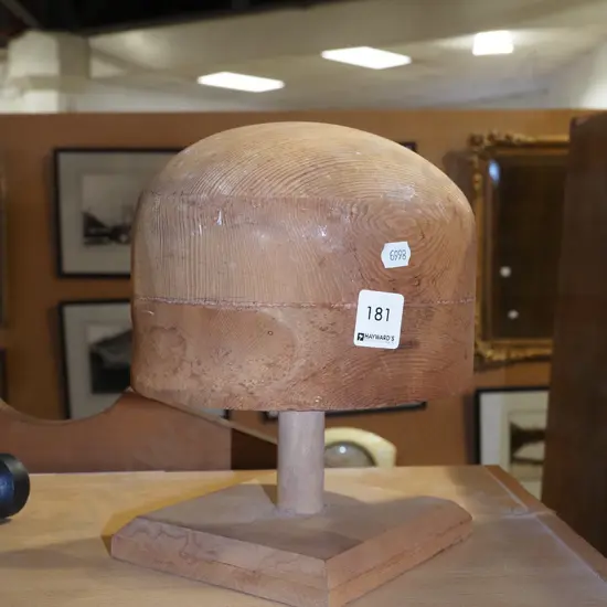wooden hat box H220