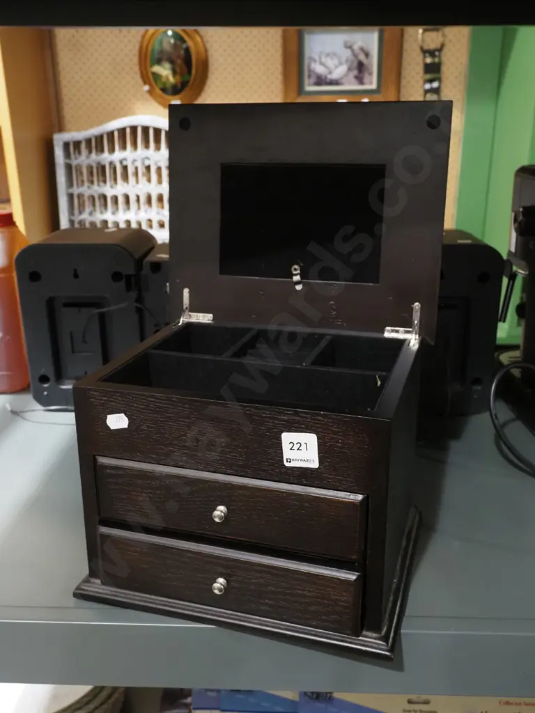 jewellery chest Image 1++