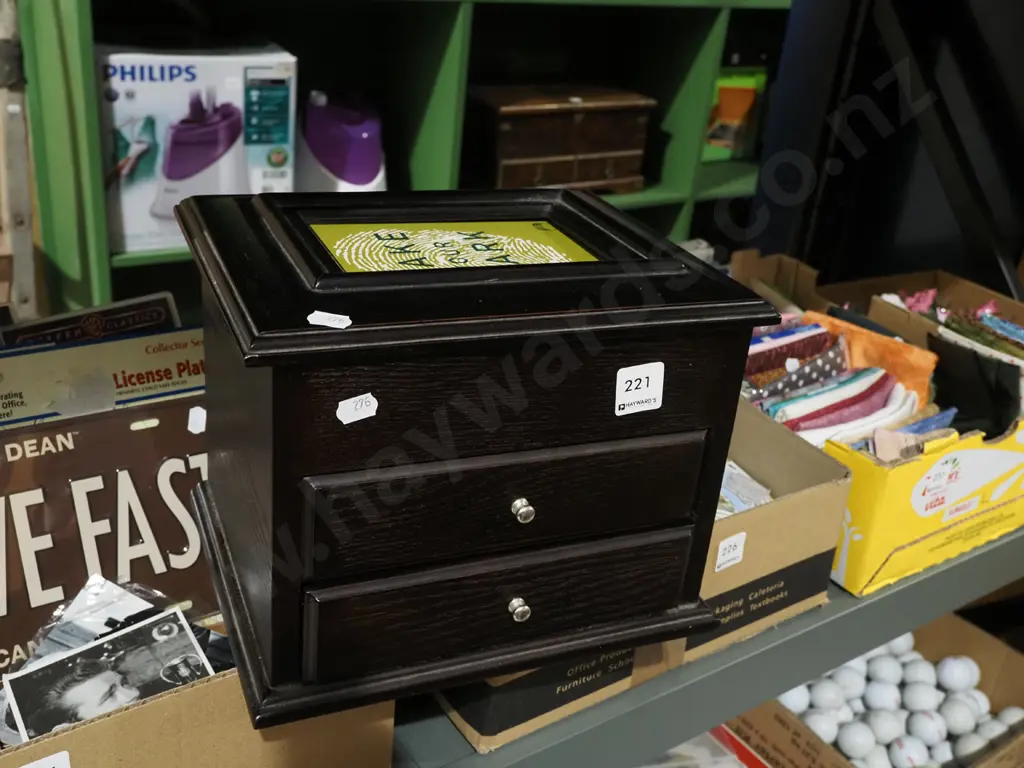 jewellery chest Image 1++