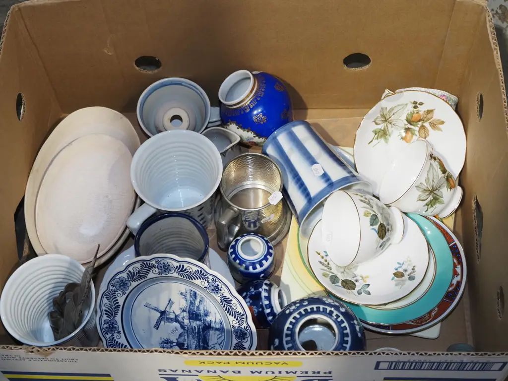 box; ginger jars, trios, cups etc Image 1++