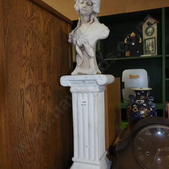 female bust on plinth - ceramic H770 - repair