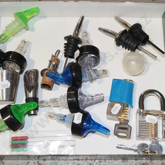 tray; nip pourers, locks