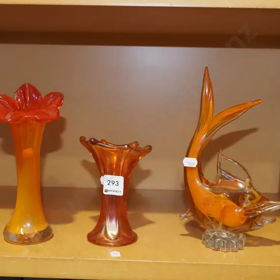 orange glass fish, 2x glass vases 