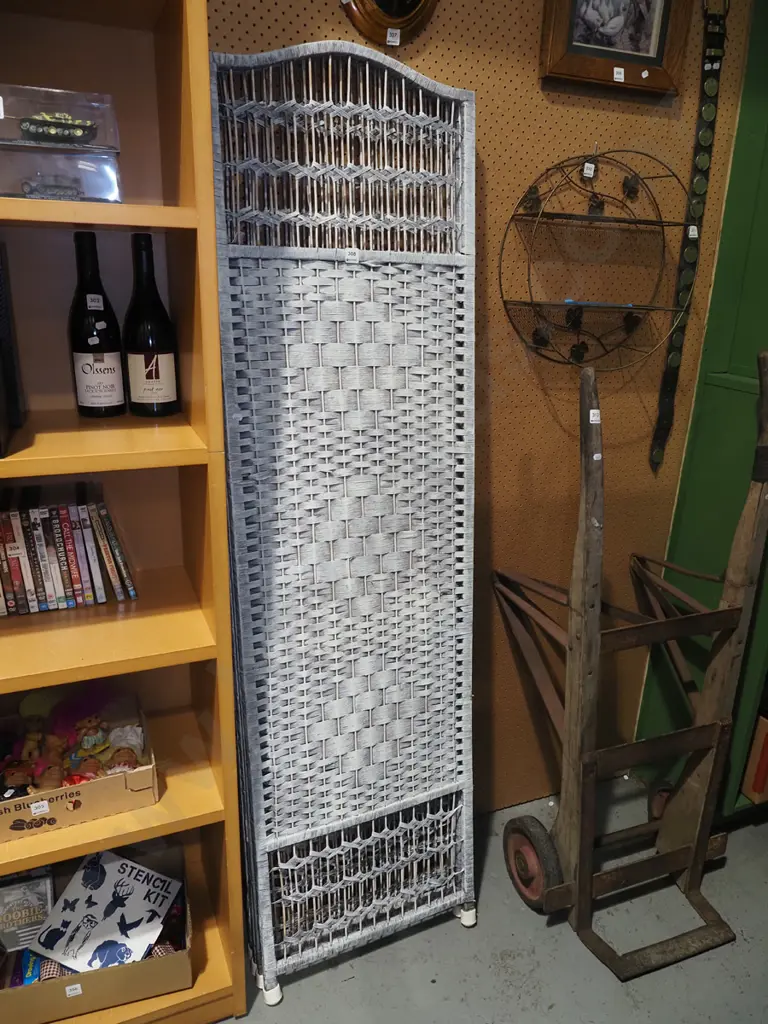 4 fold screen - light weight cane Image 1++