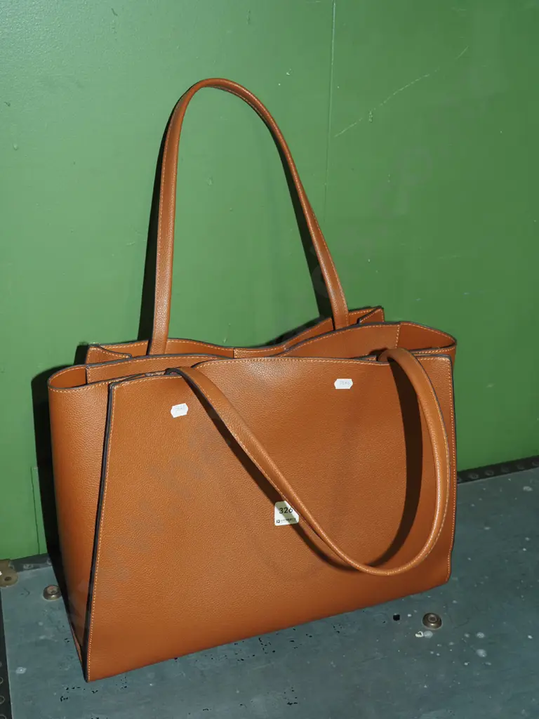 as new large brown hand bag Image 1++