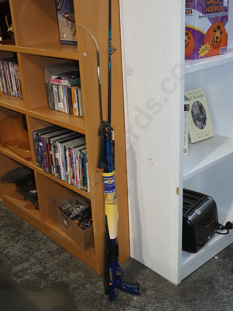 diver's spear gun, fishing rod Image 1++