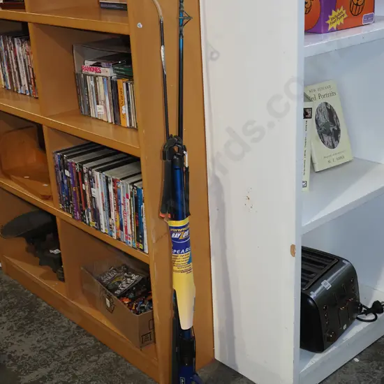 diver's spear gun, fishing rod