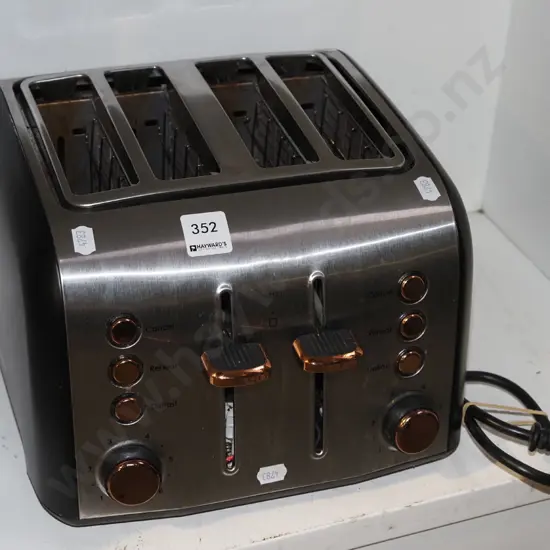 4 slice Russell Hobbs toaster