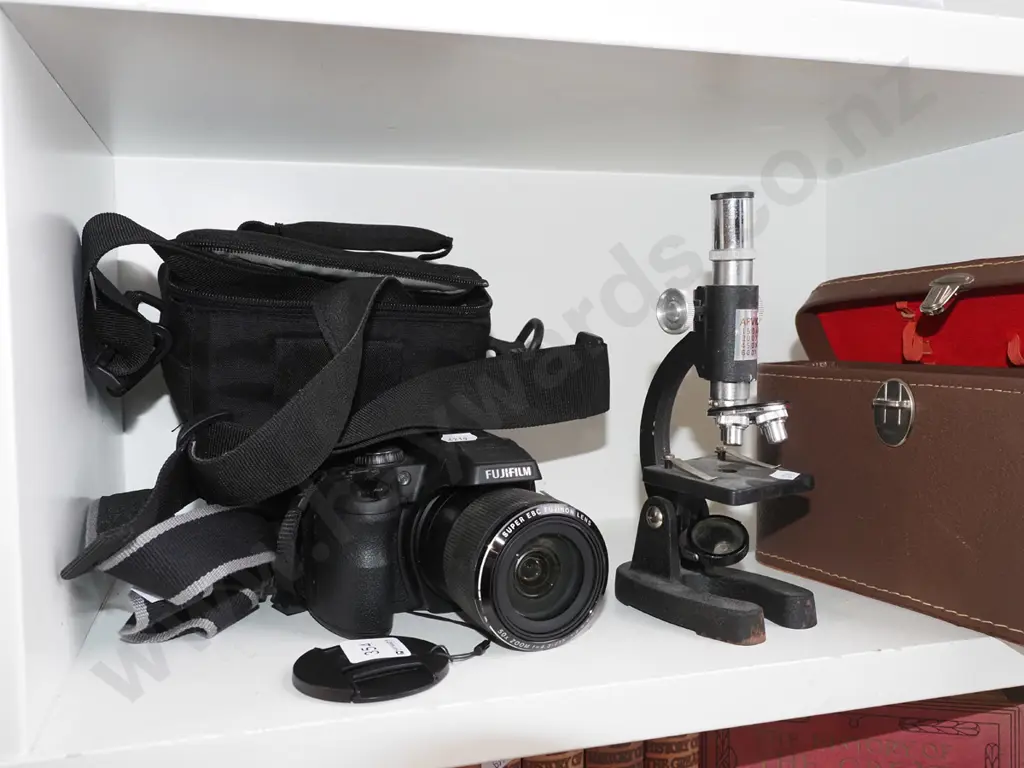 Fujifilm FinePix SL-1000 digital camera and carry case (no charger) and a small microscope in case Image 1++