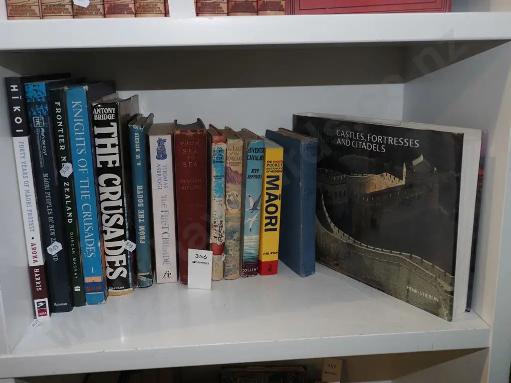 various books Image 1++