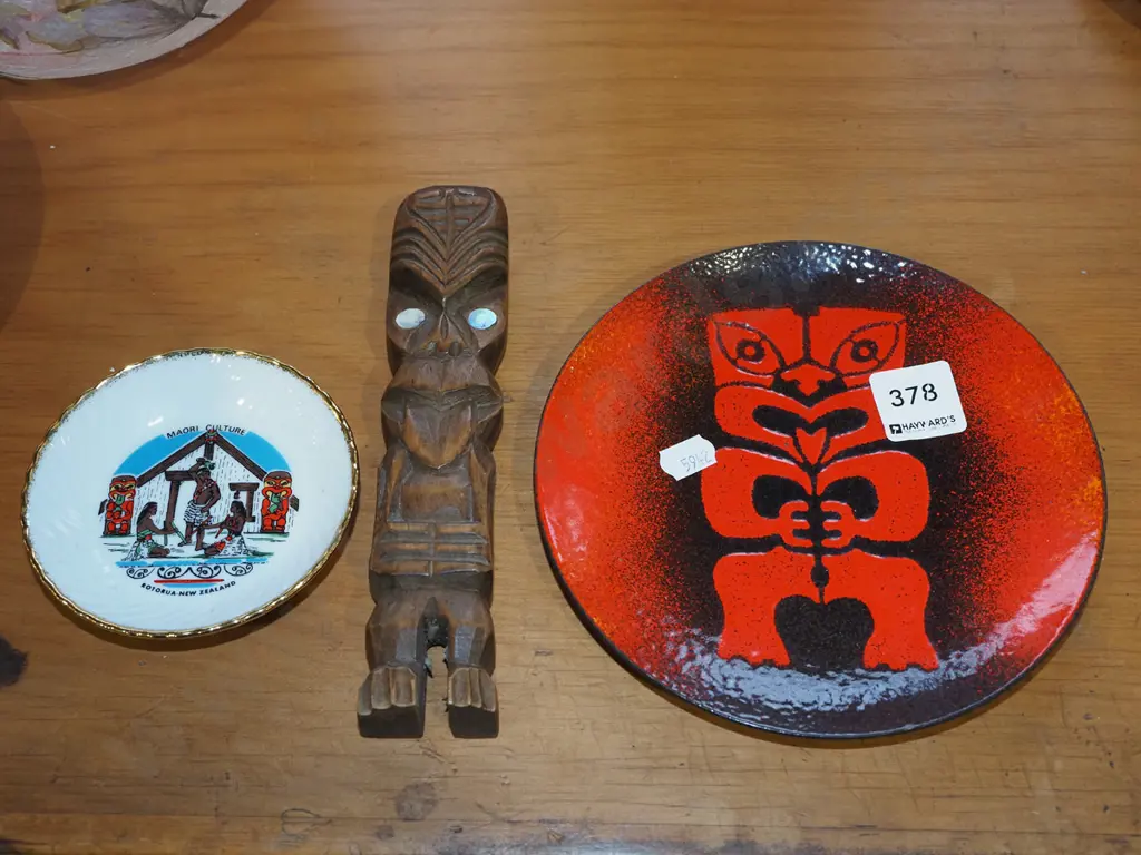 Maori enamel plate, pin dish, carved souvenir ware Image 1++