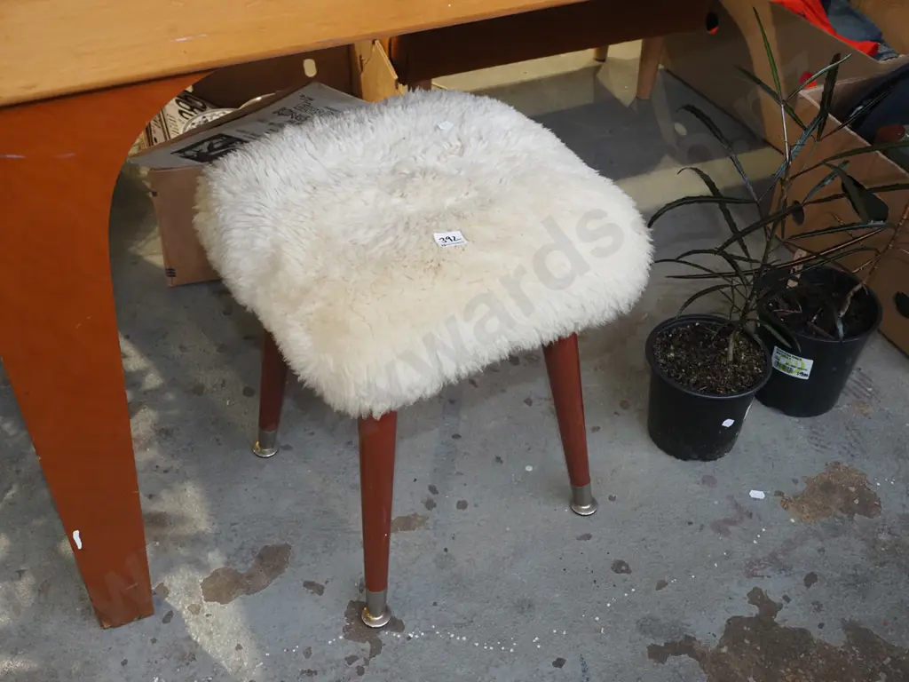 sheepskin stool Image 1++