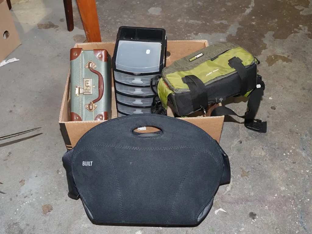 box; plastic drawers, 2x camera bags, vintage small carry case Image 1++