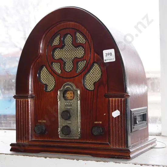 reproduction mantle radio