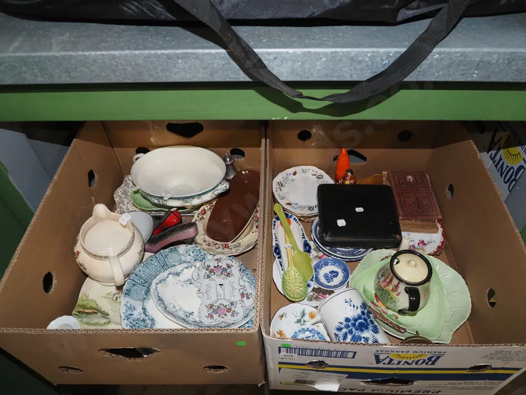 2x boxes; broken teapots, leaf dishes, plates, jugs etc - green dots Image 1++