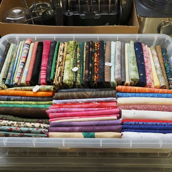 Sistema container of fabric pieces