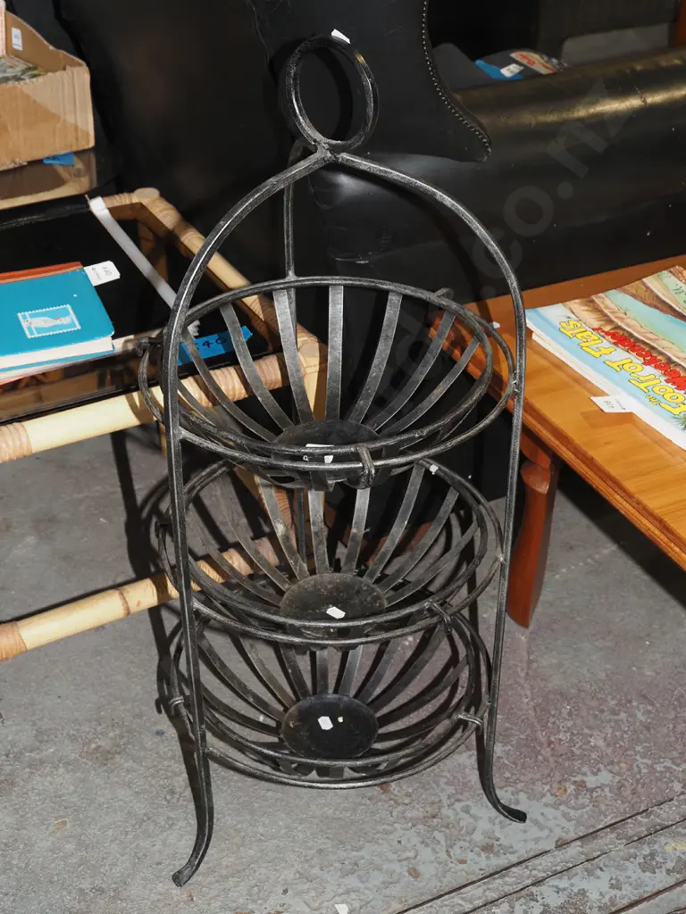 wrought metal 3 tier fruit bowls on stand H790 Image 1++