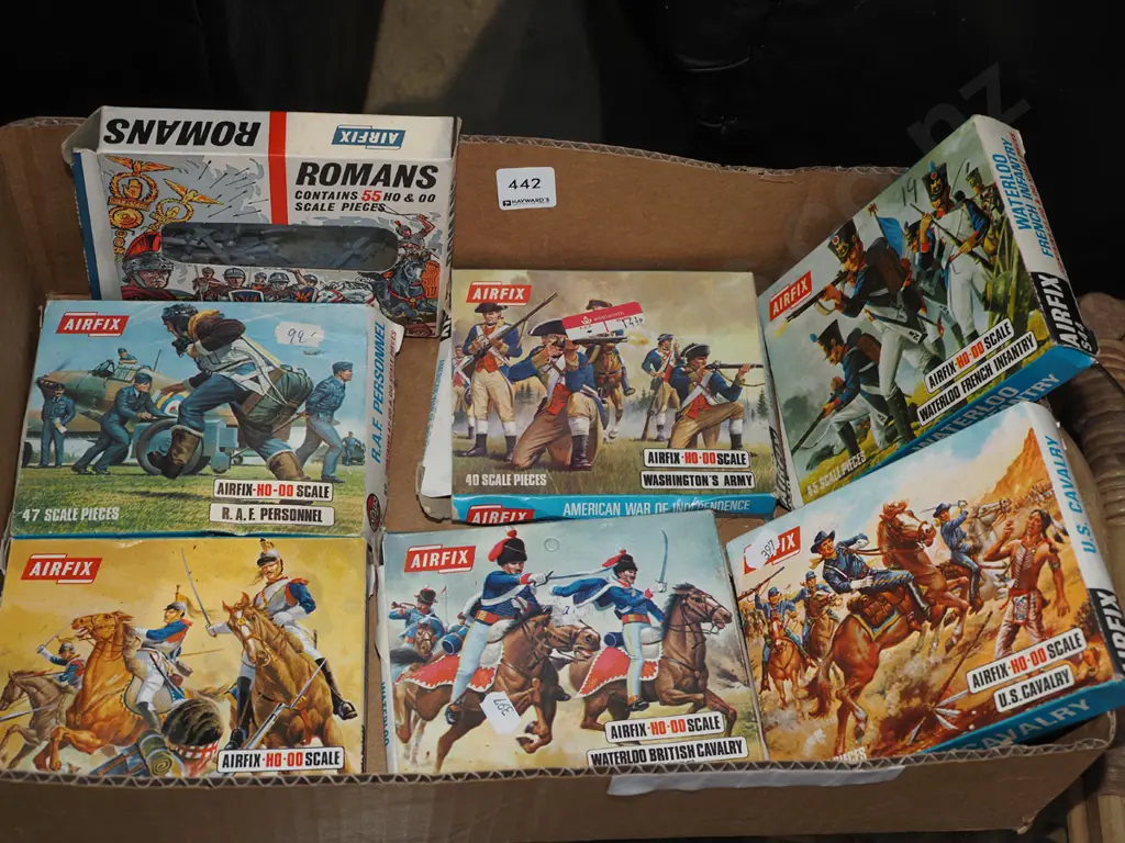 box; model military figurines Image 1++