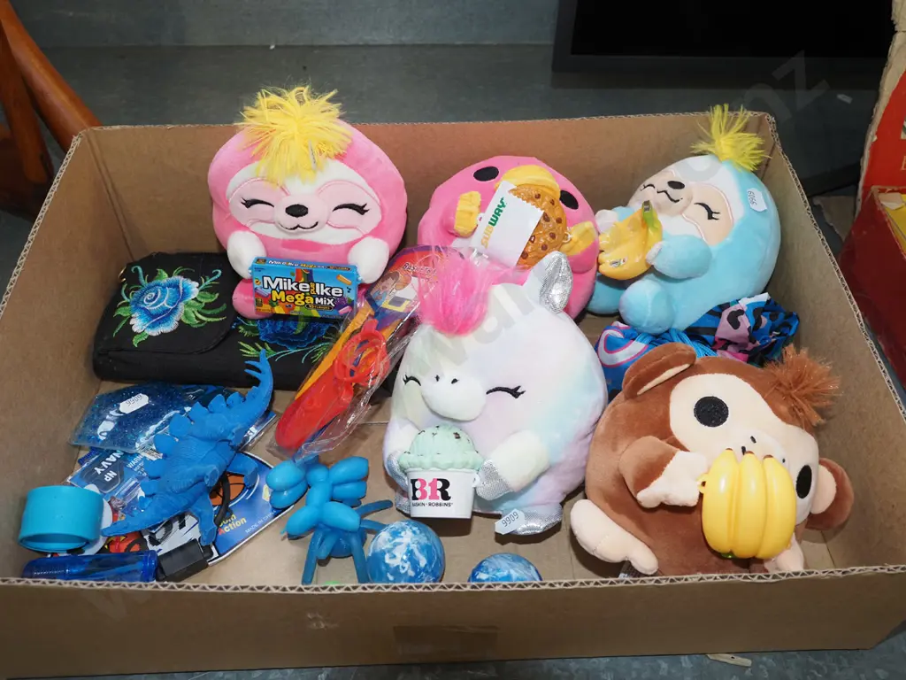 box; soft toys, wallet etc Image 1++
