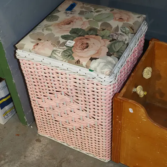woven plastic and floral laundry hamper H520