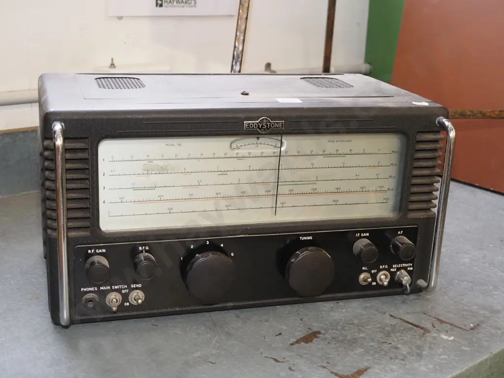 Eddystone high frequency communications receiver - wiring needs attention Image 1++